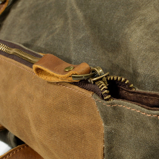 Eryndor | Zweifarbiger Rucksack aus gewachstem Canvas und Leder