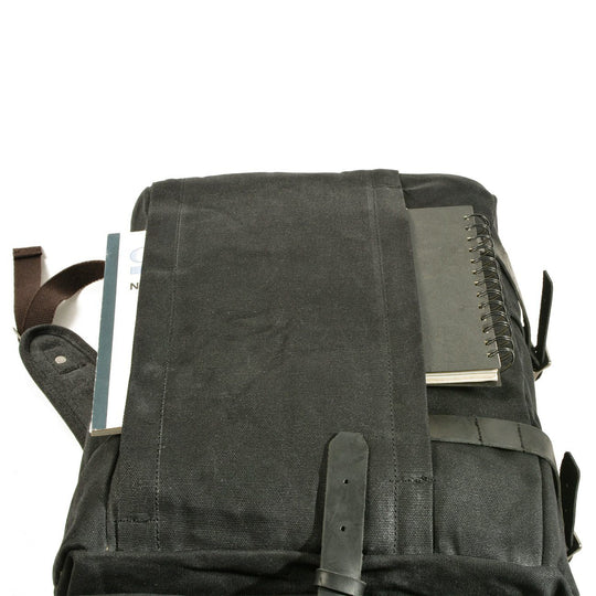 Vetra | Minimalistischer Rolltop-Rucksack aus gewachstem Canvas