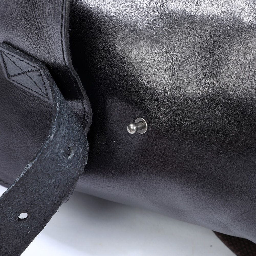 Cael | Schwarzer Lederrucksack mit Kordelzug