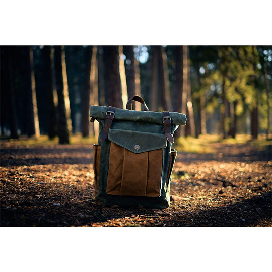 Eira | Vintage-Rucksack aus gewachstem Canvas mit Rollverschluss